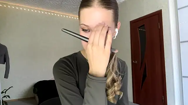 Snapshot of ZaidaSchwarten chatting on 01-10-26, 07:21 ZaidaSchwarten online show from 01-10-26, 07:21