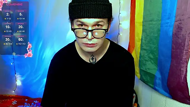 Snapshot of Steve_q chatting on 12-19-25, 01:01 Steve q online show from 12-19-25, 01:01