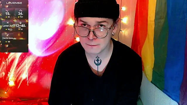 Snapshot of Steve_q chatting on 12-22-25, 11:07 Steve q online show from 12-22-25, 11:07