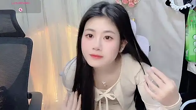 Yvonne-07 online show from 12-16-25, 12:43