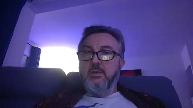 Esteban0613 online show from 12-17-25, 09:43