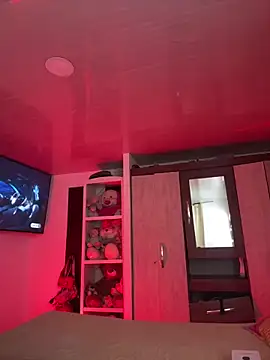 Aurora Dolce online show from 12-18-25, 01:22