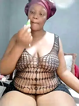 Snapshot of SexyAssQueenX chatting on 05-13-26, 01:47 SexyAssQueenX online show from 05-13-26, 01:47