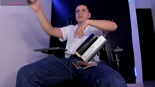 Liam Mateo online show from 04-03-26, 05:16