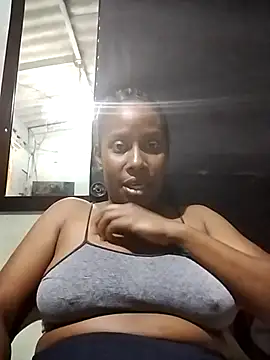 Snapshot of vayolletd chatting on 12-19-25, 12:28 vayolletd online show from 12-19-25, 12:28