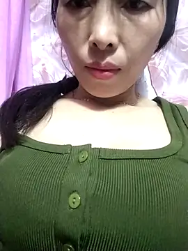 Snapshot of Comb-bii chatting on 12-16-25, 05:34 Comb-bii online show from 12-16-25, 05:34