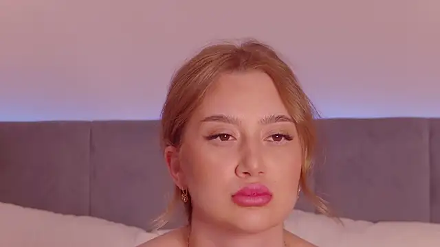 LucieBliss online show from 03-15-26, 06:14