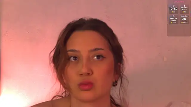 Snapshot of LucieBliss chatting on 06-04-26, 03:40 LucieBliss online show from 06-04-26, 03:40