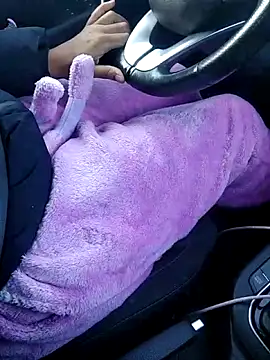 Snapshot of Julie9toma chatting on 12-15-25, 09:24 Julie9toma online show from 12-15-25, 09:24