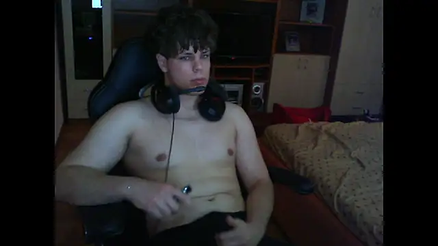 Snapshot of GymGuy0505 chatting on 12-15-25, 09:57 GymGuy0505 online show from 12-15-25, 09:57