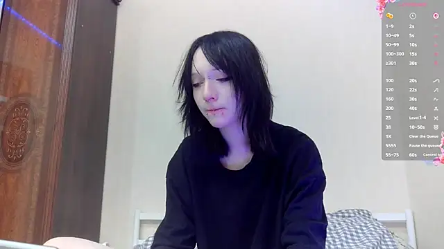 Snapshot of Shine_Luna chatting on 01-07-26, 10:12 Shine Luna online show from 01-07-26, 10:12