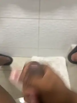 Snapshot of Comeonmyhouse22cm chatting on 02-11-26, 07:08 Comeonmyhouse22cm online show from 02-11-26, 07:08