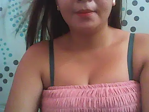 Snapshot of Chinita_charm chatting on 12-14-25, 06:41 Chinita charm online show from 12-14-25, 06:41