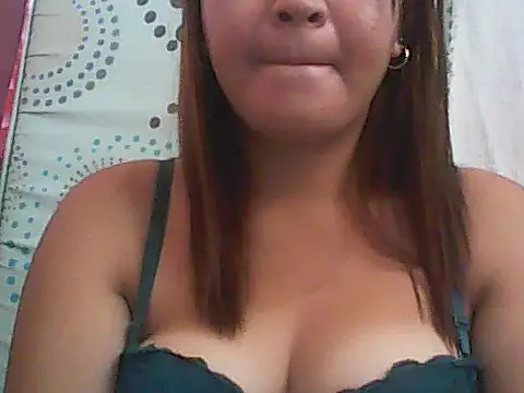 Snapshot of Chinita_charm chatting on 12-23-25, 01:47 Chinita charm online show from 12-23-25, 01:47