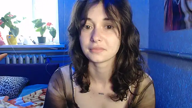 Snapshot of Angelik5371 chatting on 07-08-26, 07:02 Angelik5371 online show from 07-08-26, 07:02