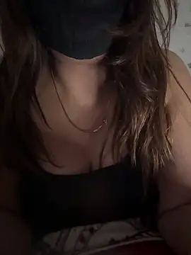 Snapshot of butterflyslay chatting on 12-15-25, 07:56 butterflyslay online show from 12-15-25, 07:56