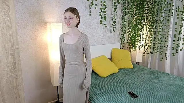 Snapshot of ViollaBloom chatting on 12-17-25, 06:58 ViollaBloom online show from 12-17-25, 06:58