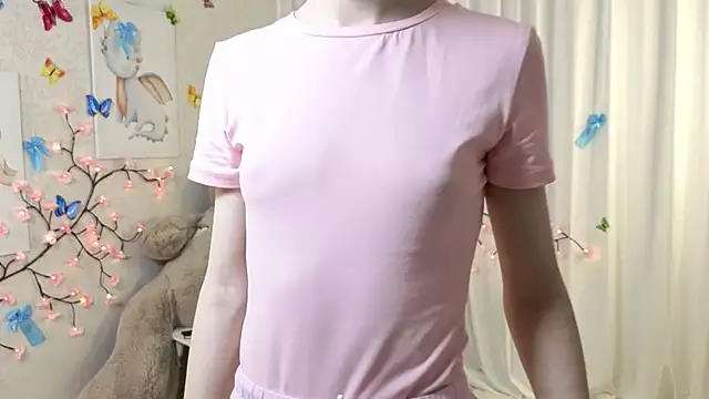 Snapshot of ViollaBloom chatting on 12-23-25, 02:53 ViollaBloom online show from 12-23-25, 02:53