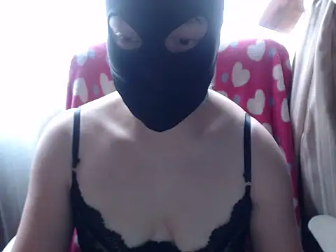 Snapshot of 666maskgirl chatting on 06-10-26, 05:12 666maskgirl online show from 06-10-26, 05:12