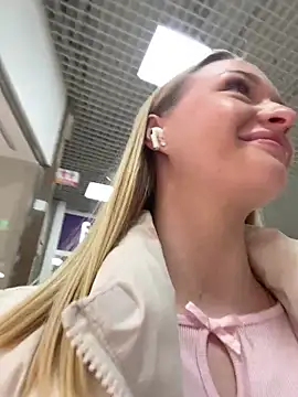 Snapshot of HelloAsh123 chatting on 03-04-26, 04:13 HelloAsh123 online show from 03-04-26, 04:13