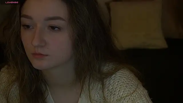 Snapshot of CyrenaLuxe chatting on 02-09-26, 04:22 CyrenaLuxe online show from 02-09-26, 04:22