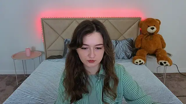 CyrenaLuxe online show from 05-09-26, 05:34
