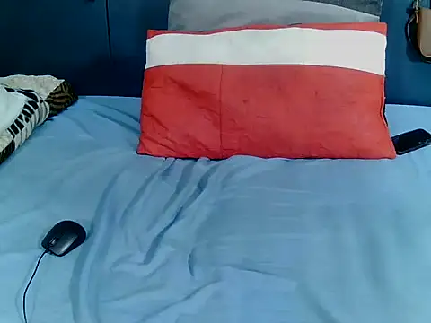 Snapshot of MilkyBoobs7 chatting on 12-14-25, 08:13 MilkyBoobs7 online show from 12-14-25, 08:13