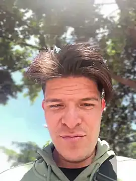 Snapshot of _NickJuniorr chatting on 12-15-25, 03:38 NickJuniorr online show from 12-15-25, 03:38