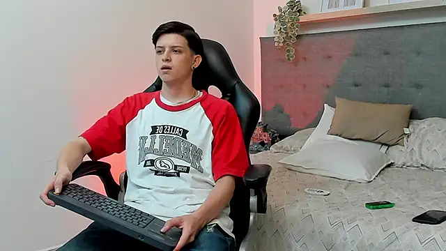 Snapshot of sebastamayo_ chatting on 02-26-26, 05:28 sebastamayo online show from 02-26-26, 05:28