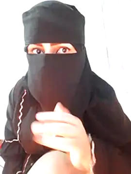 Snapshot of Natascha-31 chatting on 12-17-25, 07:20 Natascha-31 online show from 12-17-25, 07:20