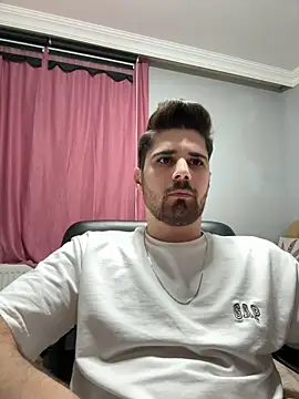 Snapshot of berke3424 chatting on 02-10-26, 11:31 berke3424 online show from 02-10-26, 11:31