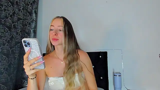 Oriana Rouse online show from 01-11-26, 04:39