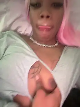 Snapshot of gglloww chatting on 12-17-25, 08:04 gglloww online show from 12-17-25, 08:04