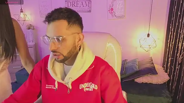 Snapshot of annie_and_ryan chatting on 02-01-26, 04:44 annie and ryan online show from 02-01-26, 04:44