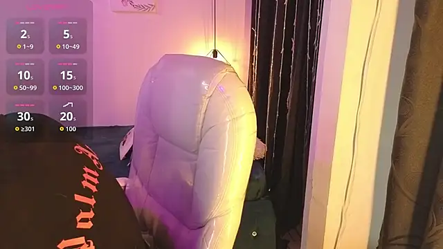 Snapshot of annie_and_ryan chatting on 02-14-26, 04:09 annie and ryan online show from 02-14-26, 04:09