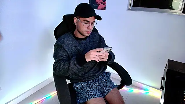 Snapshot of MaverickDrift chatting on 12-15-25, 11:42 MaverickDrift online show from 12-15-25, 11:42