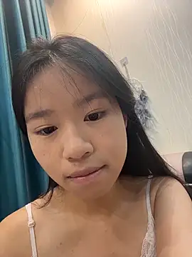 Snapshot of Kawaii-P chatting on 06-18-26, 04:33 Kawaii-P online show from 06-18-26, 04:33