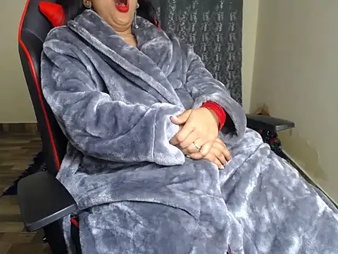 Snapshot of Slay_ishika chatting on 01-15-26, 12:59 Slay ishika online show from 01-15-26, 12:59