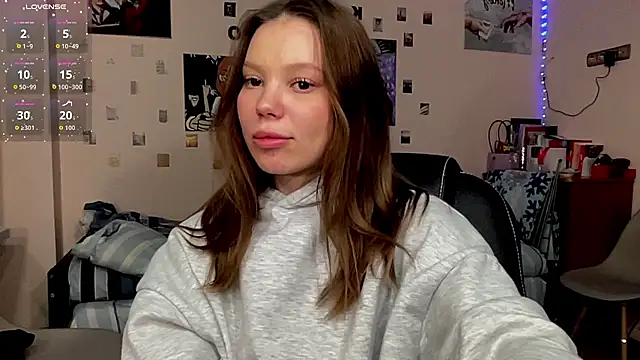 Snapshot of Cara_Sweet1 chatting on 02-08-26, 06:33 Cara Sweet1 online show from 02-08-26, 06:33