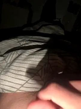 Snapshot of romeoooo01 chatting on 12-14-25, 05:07 romeoooo01 online show from 12-14-25, 05:07