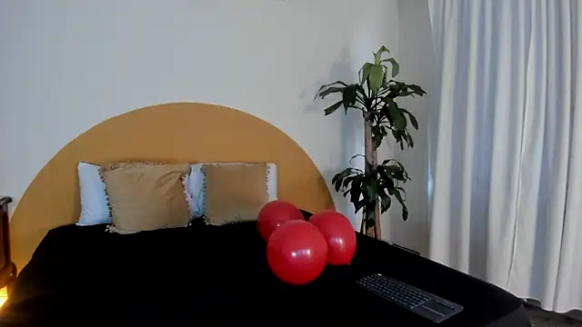 Snapshot of liaa_moretti_ chatting on 02-09-26, 09:19 liaa moretti online show from 02-09-26, 09:19