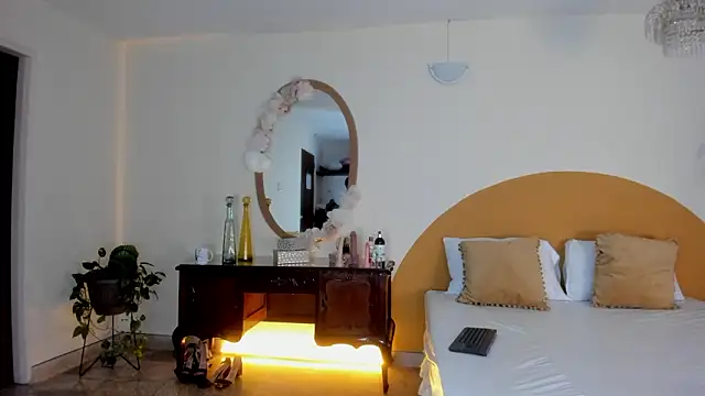 Snapshot of liaa_moretti_ chatting on 02-11-26, 08:47 liaa moretti online show from 02-11-26, 08:47