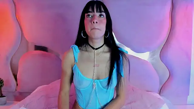 Snapshot of lunajones__ chatting on 12-13-25, 10:48 lunajones online show from 12-13-25, 10:48