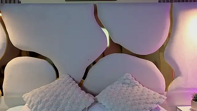 Snapshot of lunajones__ chatting on 12-15-25, 08:46 lunajones online show from 12-15-25, 08:46