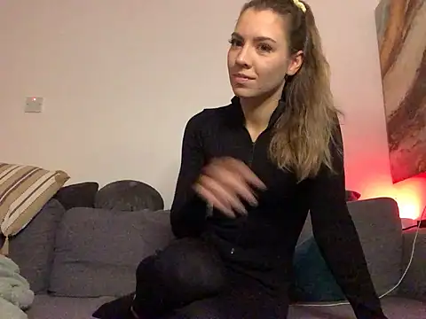 Snapshot of anaspice chatting on 12-17-25, 06:14 anaspice online show from 12-17-25, 06:14