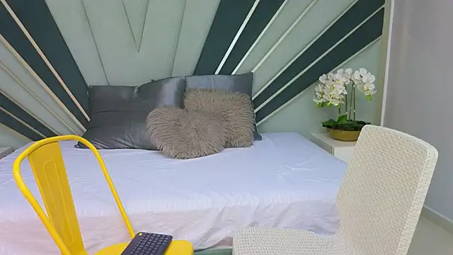 Snapshot of DulceeEsmeralda chatting on 02-19-26, 01:51 DulceeEsmeralda online show from 02-19-26, 01:51