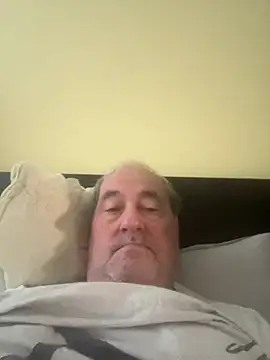 Snapshot of csikar chatting on 07-10-26, 04:39 csikar online show from 07-10-26, 04:39