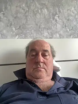 Snapshot of csikar chatting on 07-19-26, 01:48 csikar online show from 07-19-26, 01:48