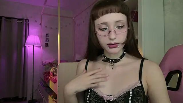Snapshot of MiraJades chatting on 05-14-26, 08:59 MiraJades online show from 05-14-26, 08:59