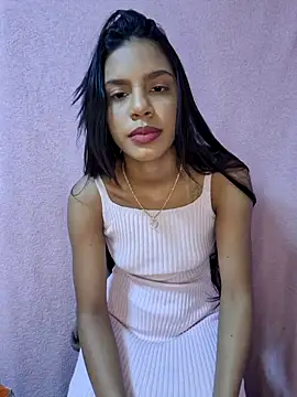 Snapshot of meenina_veneno chatting on 12-15-25, 04:00 meenina veneno online show from 12-15-25, 04:00